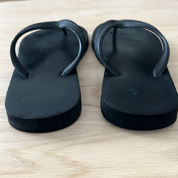 J. Crew Women’s Black Rubber Flip Flops Size 8 - Picture 5 of 7